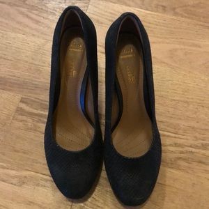 Clark’s Black Snake Print Heels Size 8 Barely Worn